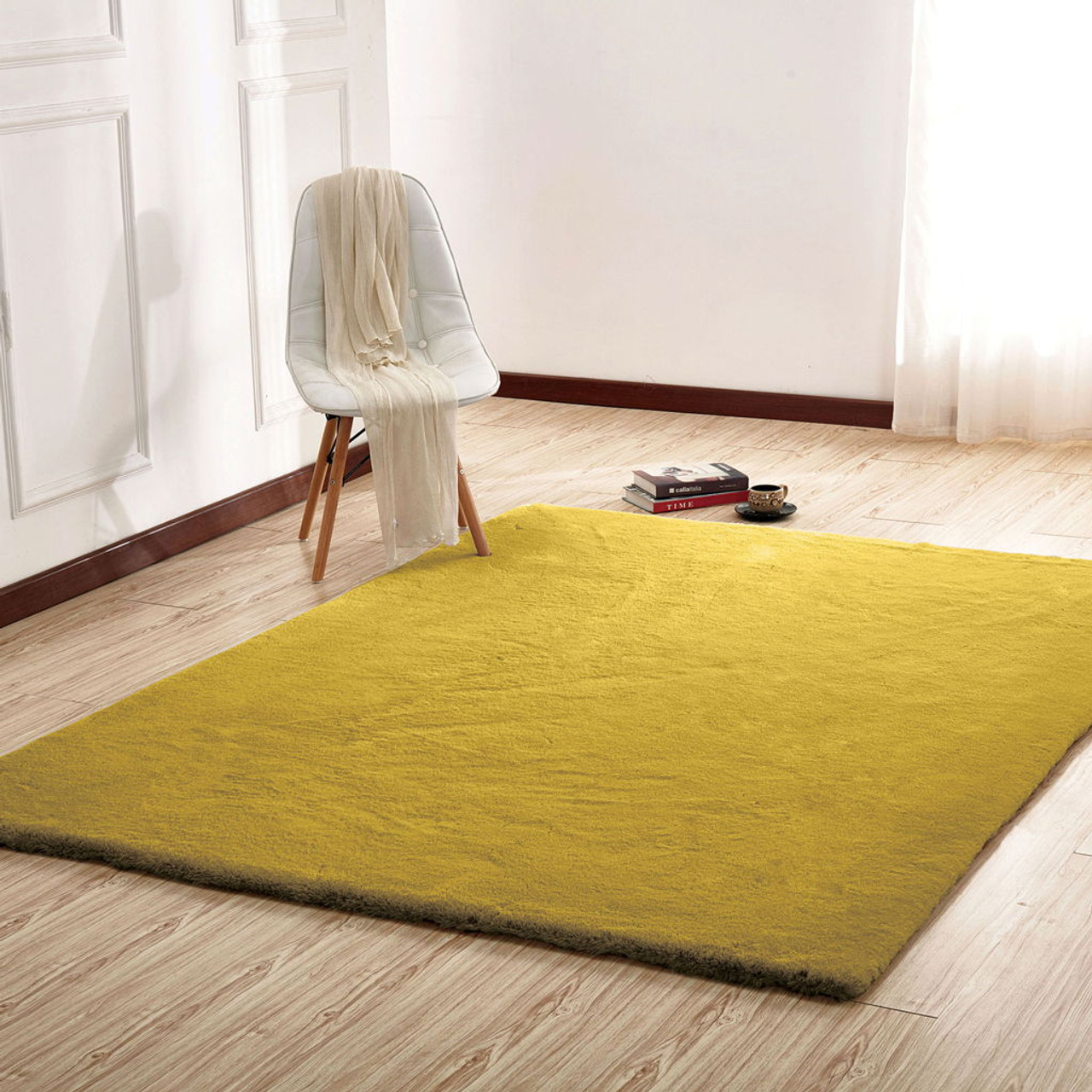 Caparica – 5′ x 7′ Area Rug – Gold