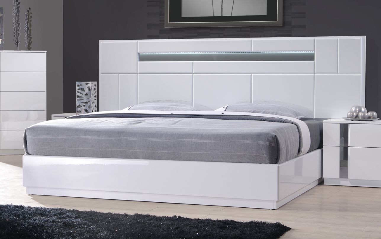 J&M Palermo King Bed in White Lacquer and Chrome 17853-K